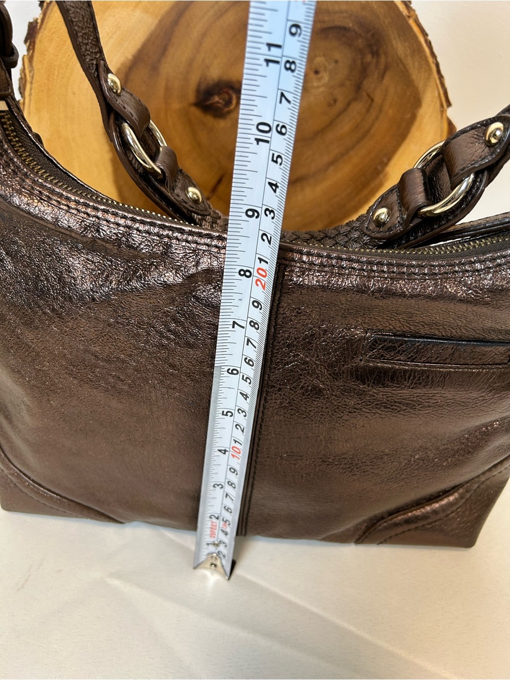 The SAK Metallic Bronze Leather Shoulder Bag medium slouchy hobo style - Picture 5 of 9